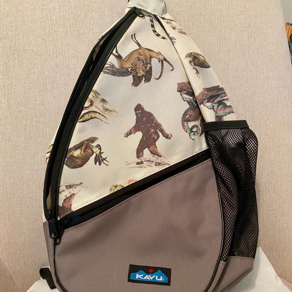 Kavu Rope sling Backpack in menagerie print